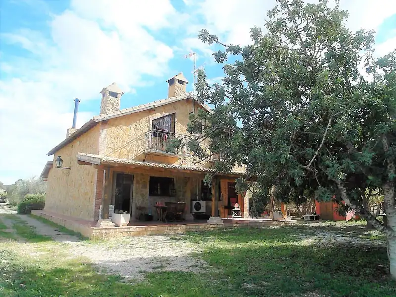 se vende chalet en orihuela