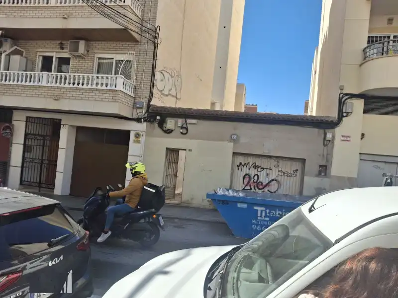 se vende solar en torrevieja